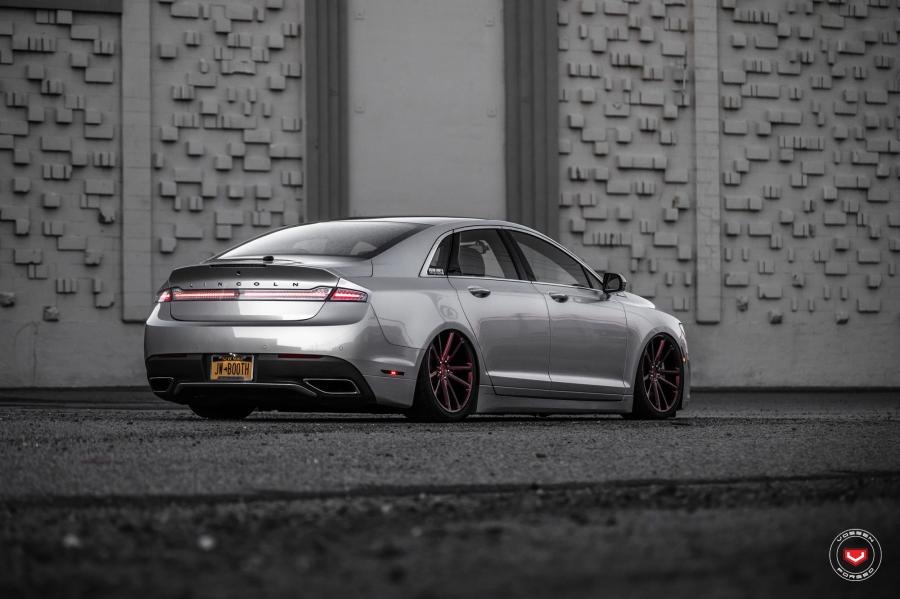  Lincoln MKZ on Vossen Wheels (CG-203) 2017 года  (фото 25 из 30)